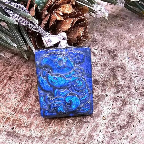 Nature Labradorite Carved Flashy Nine Tails Fox Pendant Necklace - Picture 1 of 10
